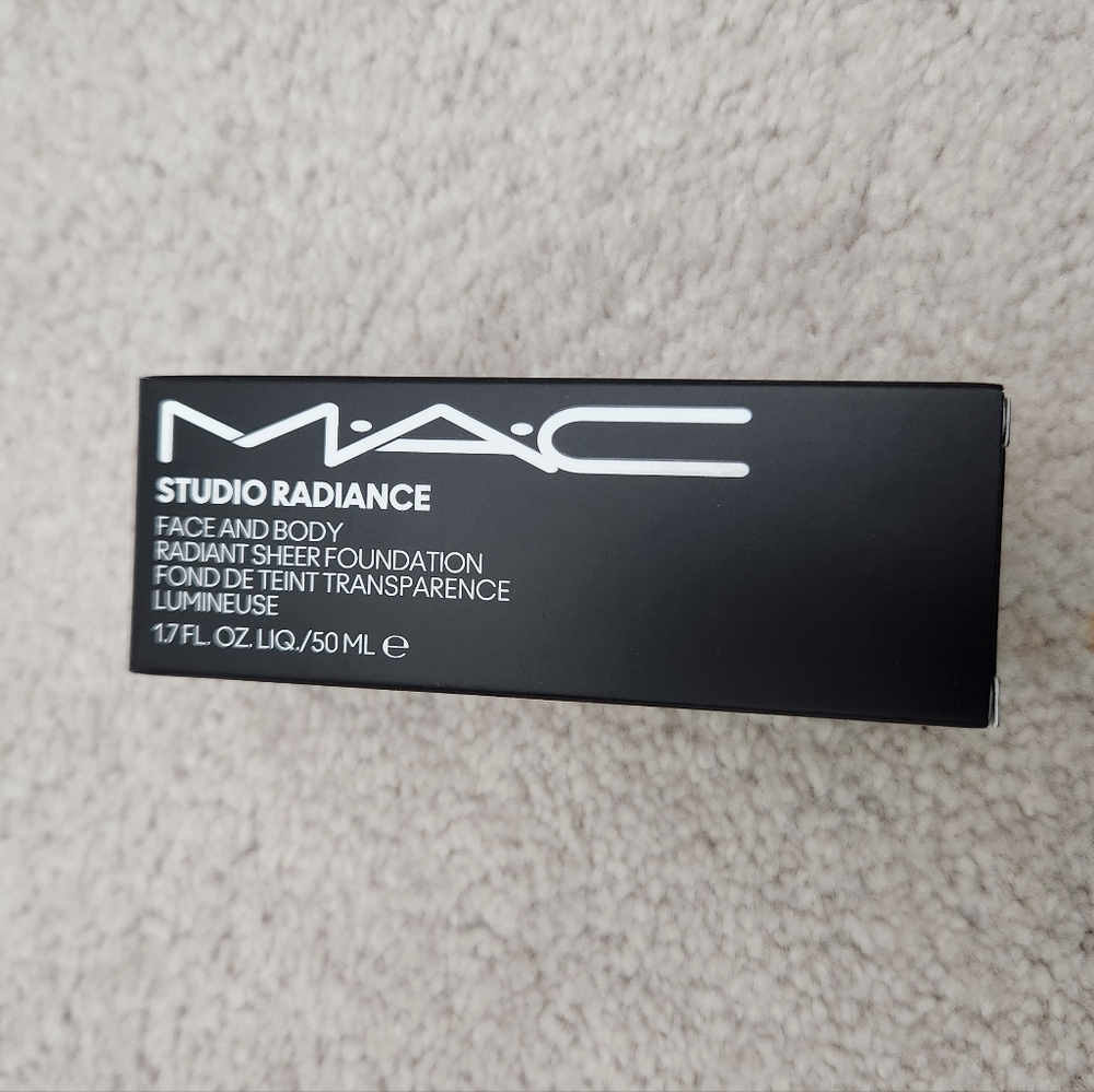 MAC Cosmetics studio radiance face and body foundation in C7